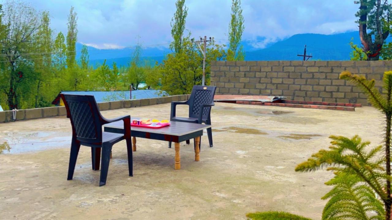 Everest Guest House Gulmarg Exterior foto