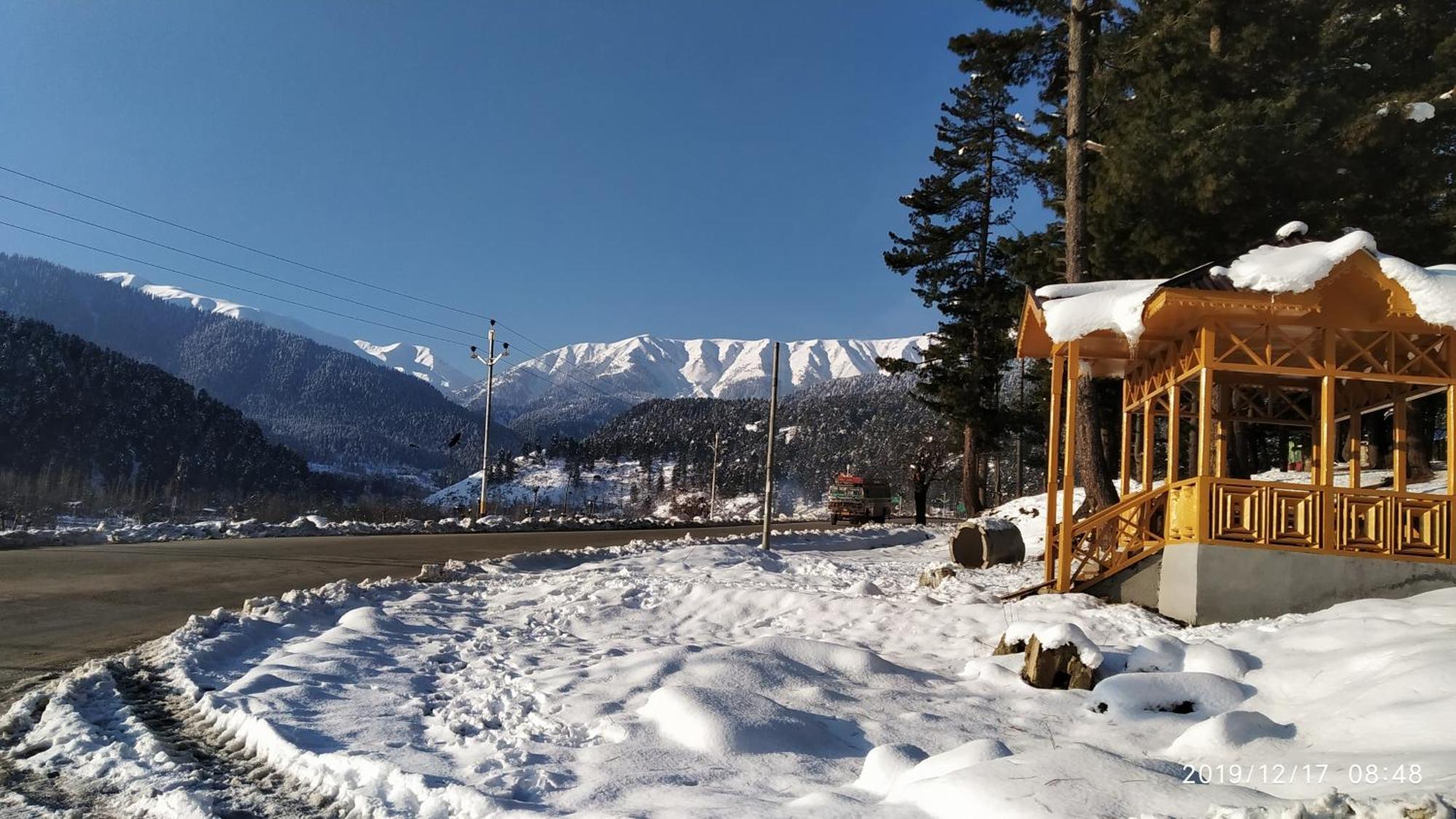 Everest Guest House Gulmarg Exterior foto